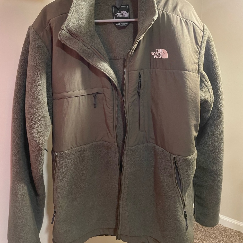 Like new Mens North face Jacket